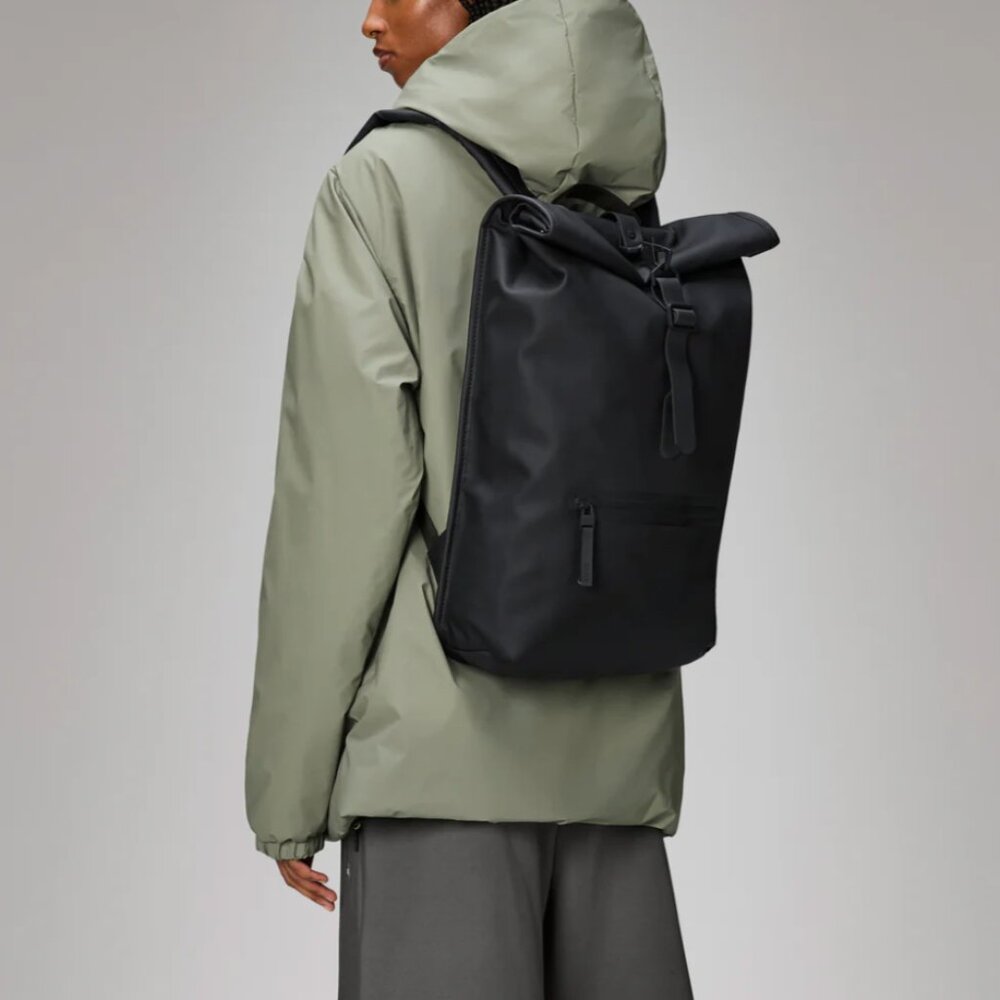 RAINS ROLLTOP RUCKSACK in BLACK with computer sleeve - Picture 2 of 6